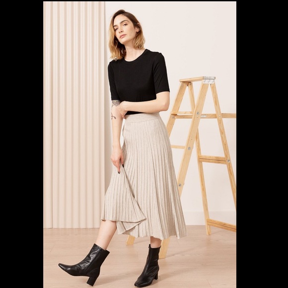 Modern Citizen Skirts Modern Citizen Tilda Pleated Maxi Skirt Size